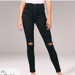 Abercrombie & Fitch Signature Collection Black Distressed w/ knee rips W27/L26